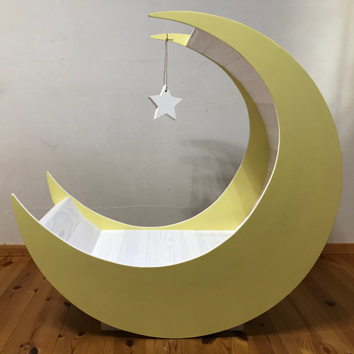 三日月　フォトブース　子供撮影用イス 撮影用雑貨 月 三日月 月のオブジェ 大サイズ moon bed bench 月の