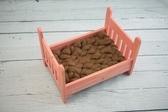 ニューボーンフォト 撮影用雑貨 箱 木箱 ベッド （ピンク）アンティーク風   縦42cm（内寸）タイプ 1枚目の画像
