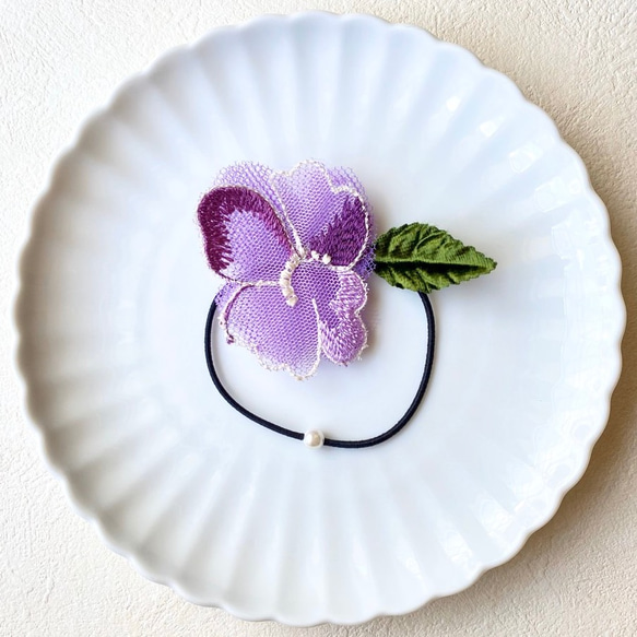 チュール刺繍・花の精のヘアゴム 【purple】 1枚目の画像