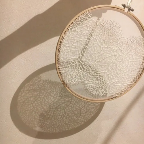 レースの壁飾り(白の珊瑚)23cmー新築祝い 引越し祝い 結婚祝いに