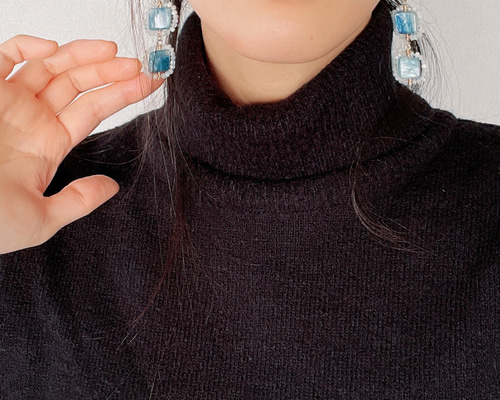 14kgf カイヤナイト(square) ×ホワイトムーンストーン 3連ピアス