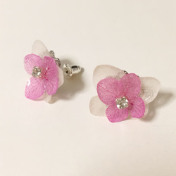 紫陽花のピアス（ピンク系） 2枚目の画像