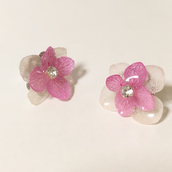 紫陽花のピアス（ピンク系） 3枚目の画像