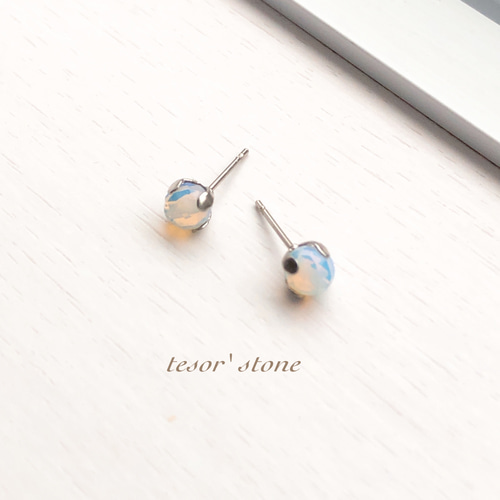ちかな☺︎ 1点作品☆ 大粒原石ホワイトオパールピアス クリエイテッド オパール 一粒ピアス/サージカルステンレス ピアス