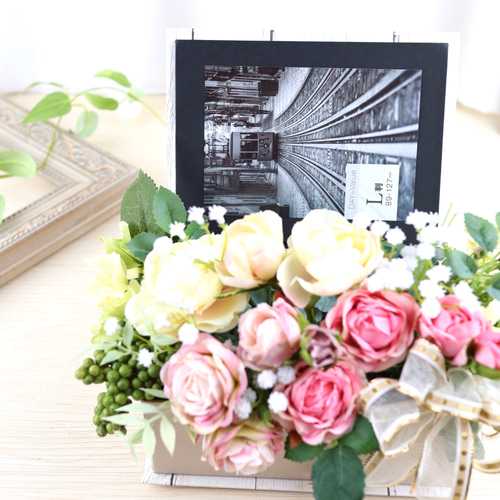 【受注制作】ウェディングアートフラワーブーケの額縁アレンジ(金色フレーム付) 31069e5c5b72e9453b3f87f8d7871c