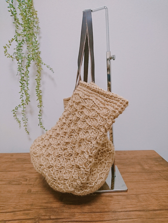 《受注制作》革持ち手松編み模様編み麻紐バッグ大きめ 2枚目の画像