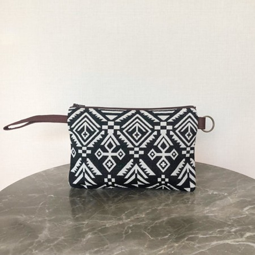 こ　ポーチ　民族 モン族 民族柄 藍染めポーチ ＜A＞ ポーチ makixmaki（マキマキ） 通販