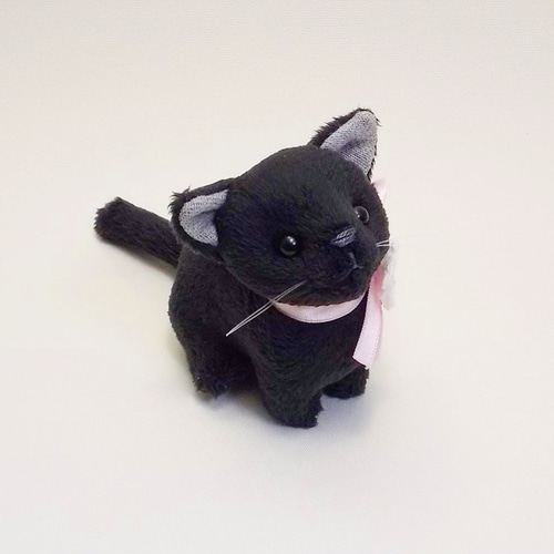 黒猫ハンドメイドぬいぐるみ　蓄光ガラス　ネコ　ねこアートドール 幸福の黒猫ちゃん☆蓄光琉球ガラス☆アートドール☆招き猫