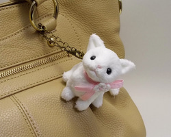 ぬいぐるみバッグチャーム「ちびにゃ」白猫　【受注製作】