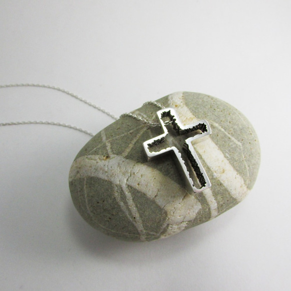 mittag NL317 cross a necklace_十字架a項鍊 925純銀 限量 設計師手做 附品牌原木珠寶盒 第6張的照片
