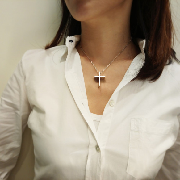 mittag NL318 cross b necklace_十字架b項鍊 925純銀 限量 設計師手做 附品牌原木珠寶盒 第2張的照片