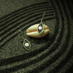 mittag ER402 eye earrings_眼睛耳環 925純銀 限量 設計師手做 附品牌原木珠寶盒 第3張的照片