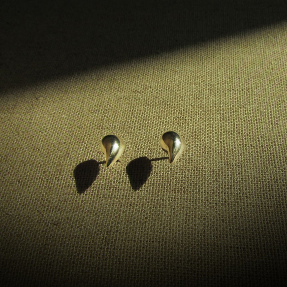 mittag ER403 comma earrings_逗號耳環 925純銀 限量 設計師手做 附品牌原木珠寶盒 第1張的照片
