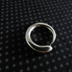 mittag RG408 circle ring_可圈可點戒 925純銀 限量 設計師手做 附品牌原木珠寶盒 第3張的照片