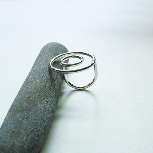 ripple ring_漣漪戒指 925銀 限量 設計師手做 附品牌珠寶盒 第5張的照片