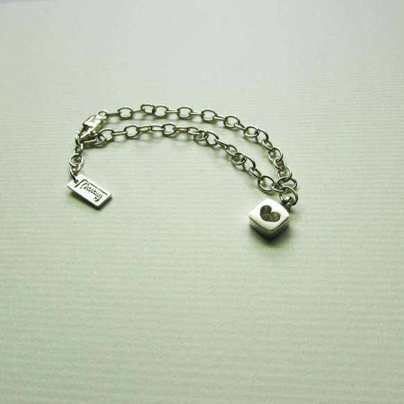 mittag BB803 bb square heart bracelet_bb方心手鍊 設計師手做 附品牌原木珠寶盒 第1張的照片