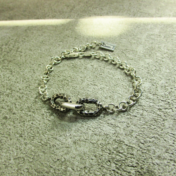 trinity a bracelet_三環a手鍊 925純銀 限量 設計師手做 附品牌包裝 超取免運 第2張的照片