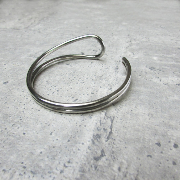 Barcelona bangle_巴塞隆納手環 mittag 925純銀 限量 設計師手做 附品牌包裝 超取免運 第4張的照片