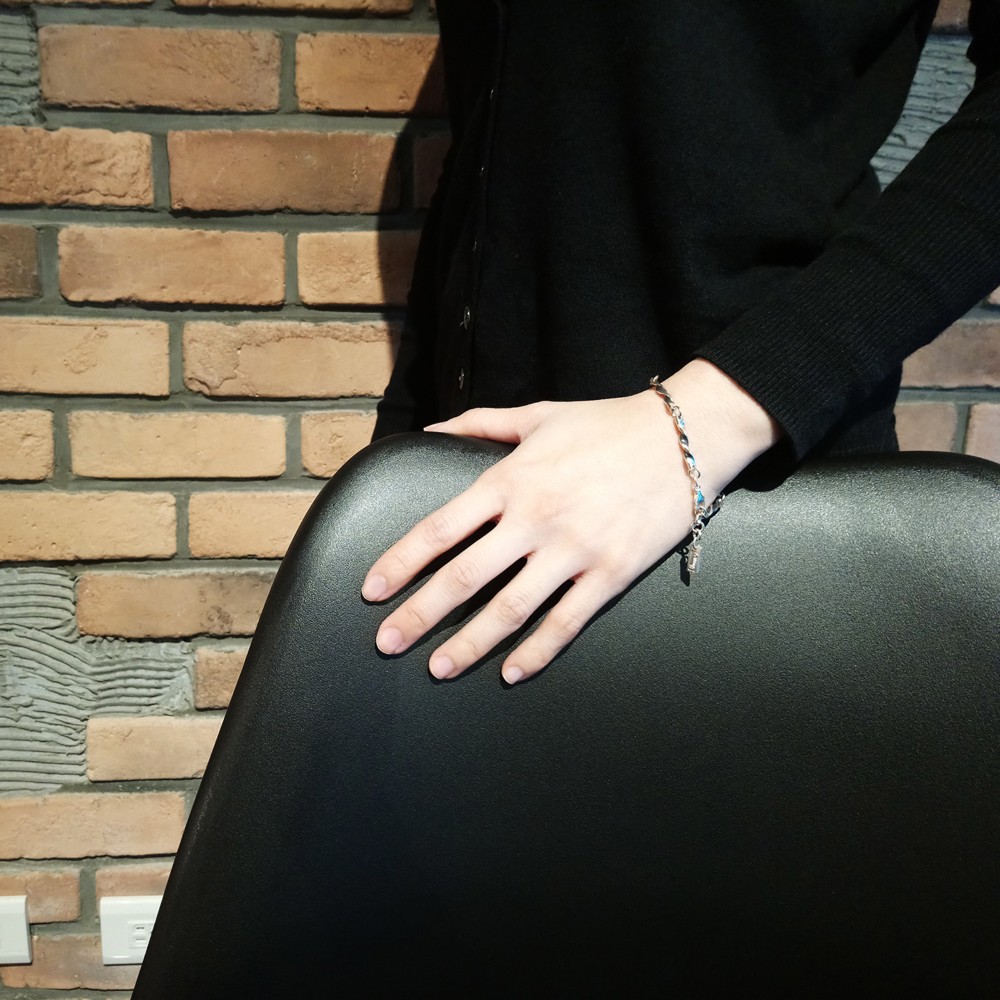 Upturnブレスレット_mittag 925スターリングシルバー限定版デザイナーハンドメイドブランドパッケージ付き送料無料