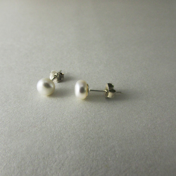 pearl a earring_珍珠a耳環 mittag 925純銀 設計師手做 限量 附品牌包裝 超取免運 第1張的照片