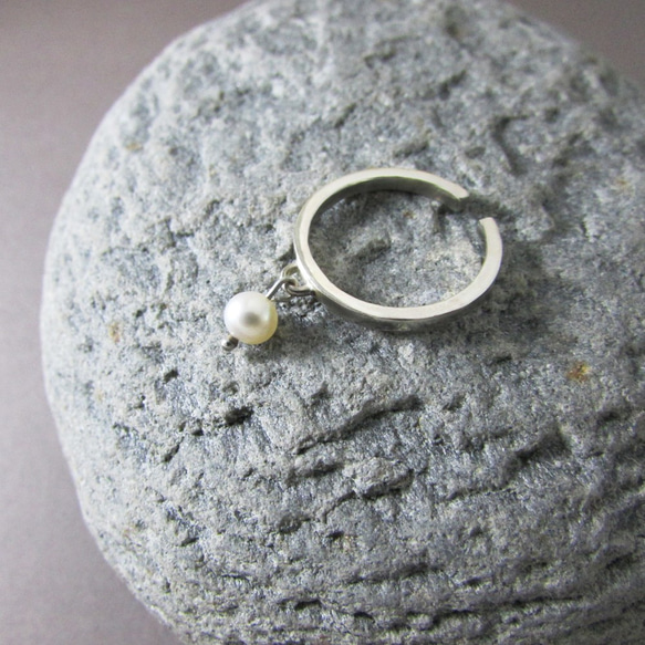 shake pearl ring_搖搖珍珠戒指  mittag 925銀 限量 珠寶 婚戒訂製 台灣品牌 第5張的照片