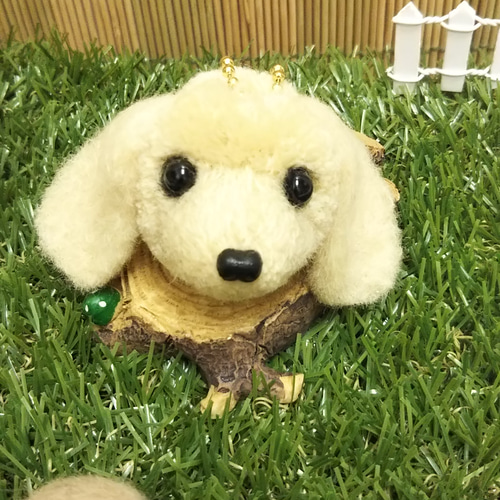 犬ポンポン キーホルダー ダックスフンド（クリーム色） ペット服 