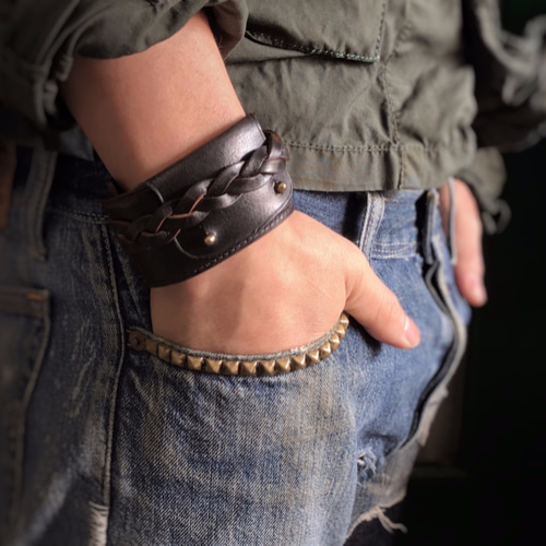 レザー バングル 黒 （茶芯） ブレスレット Jindy 通販 7086876