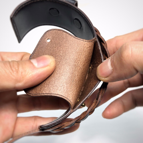 レザー バングル 黒 （茶芯） ブレスレット Jindy 通販 7086876