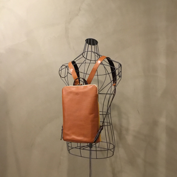 スマートリュック(牛革と帆布のコンビ)／レスデザインalto.(アルト)／神戸元町 革鞄 -LESS(レス) スマートリュック アルト LESS 革の表情 また よろしくお願いいたします