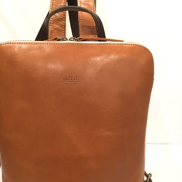 スマートリュック(牛革と帆布のコンビ)／レスデザインalto.(アルト)／神戸元町 革鞄 -LESS(レス) スマートリュック アルト LESS 革の表情 また よろしくお願いいたします