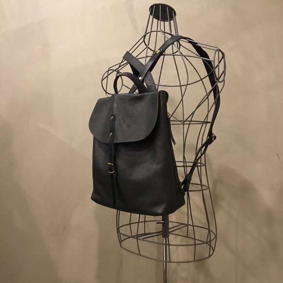 牛革フラップリュックSサイズ「ブラック」 5枚目の画像