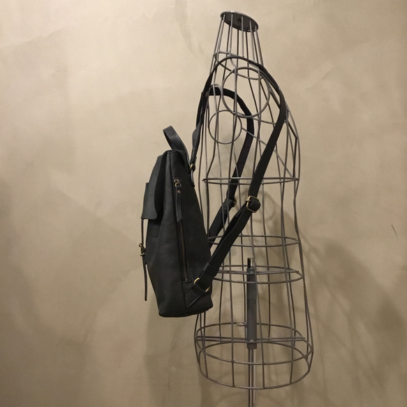 牛革フラップリュックSサイズ「ブラック」 4枚目の画像