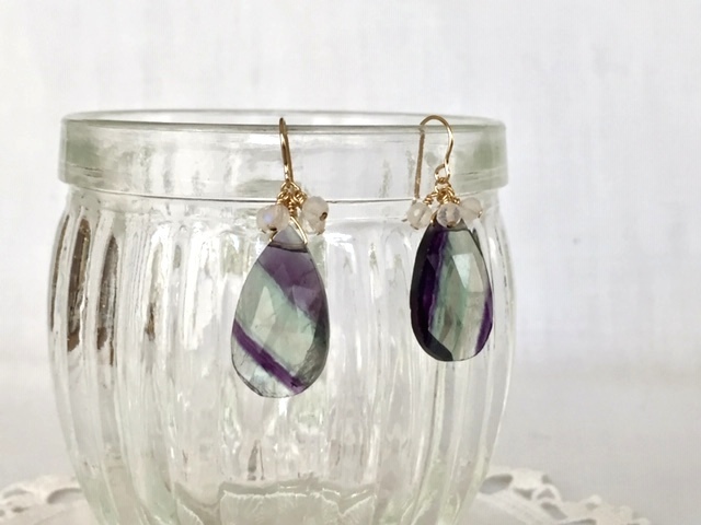 ＊14kgf マルチカラーフローライトのドロップピアス①