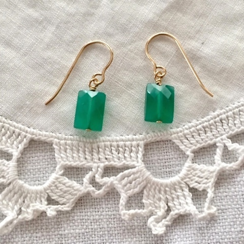 14kgf グリーンオニキス スクエアのピアス イヤリング ピアス（フック