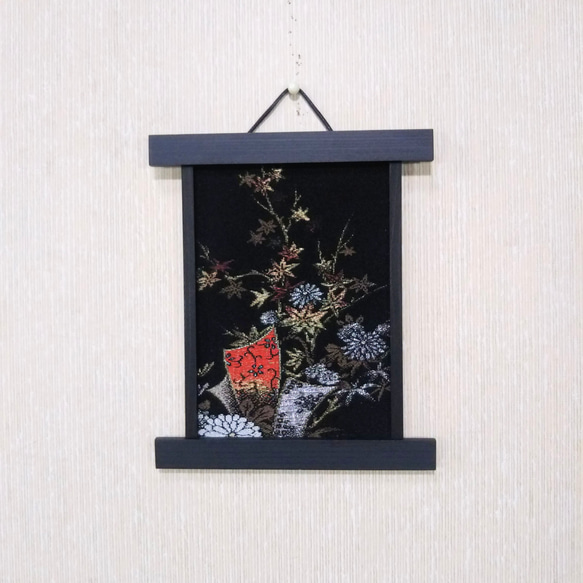 壁掛け　和風 かべ飾り　古布・紅葉と菊　NO.16 1枚目の画像