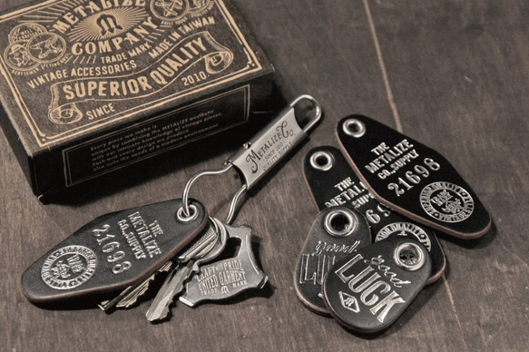 Good Luck Leather Key Tag Leather branded silver 3枚目の画像