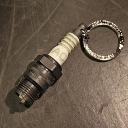 Old Stock "AC" Spark Plugs Remake Keyring 1枚目の画像