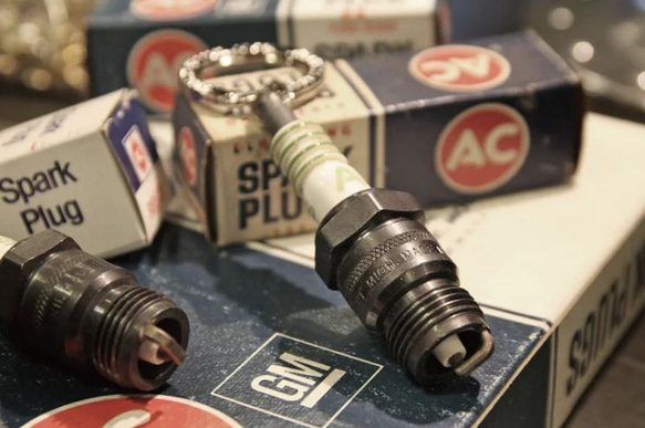 Old Stock "AC" Spark Plugs Remake Keyring 3枚目の画像