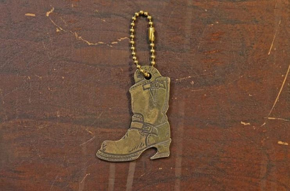 "There is a snake in my boot" Brass Opener Keyring 7枚目の画像