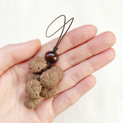 山葡萄 ストラップ 〜オーダーで作ります〜 山葡萄ストラップ 花結び 携帯ストラップ Lutta 通販 1772780