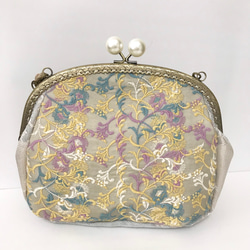 M「Creema限定」  刺繍シリーズ「イングランドの花」がま口バッグ 「Creema限定」 2枚目の画像