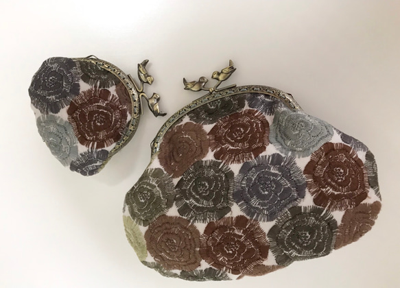 刺繍シリーズ  pjc 「モネの薔薇」茶系色 ポーチセット  「Creema限定」 送料無料 3枚目の画像