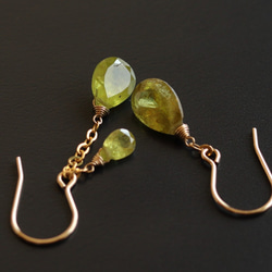 稀有寶石 * 寶石品質 sphene 不對稱耳環 C 金色 &amp; 綠色（耳環可更換） 第5張的照片
