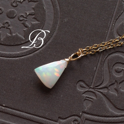 エチオピアオパール ペンダントトップB（チェーン別売り）Ethiopian Welo Opal 1枚目の画像