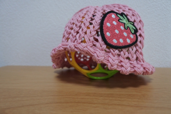 【コットン☆ベビー帽】ベビー用【やわらかピンク♪いちご】 2枚目の画像