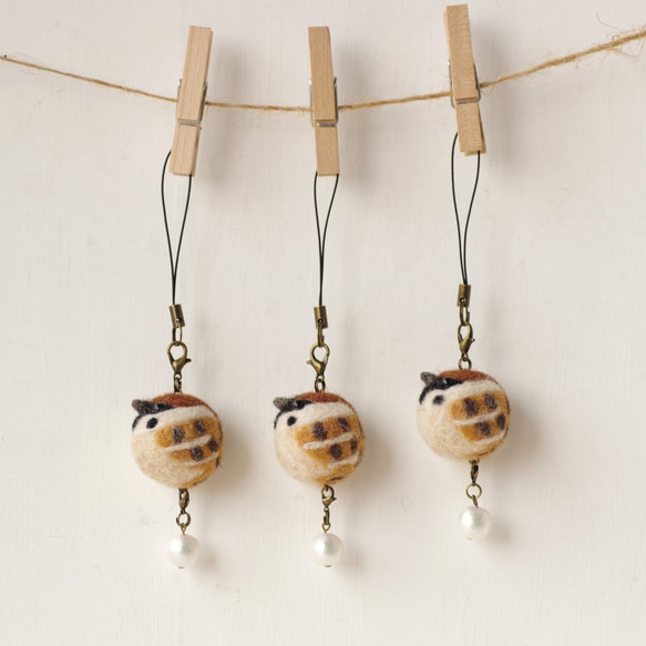 羊毛フェルト スズメのころころチャームストラップ 羊毛フェルト