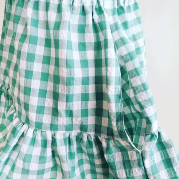 【120cm】一段フリルのキュロットスカート　グリーン×白 2枚目の画像