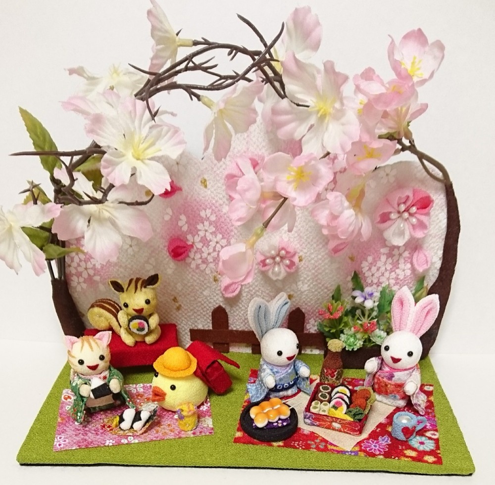 ちりめん細工「みんなでお花見♥️」 その他置物 黒ごまきなこ