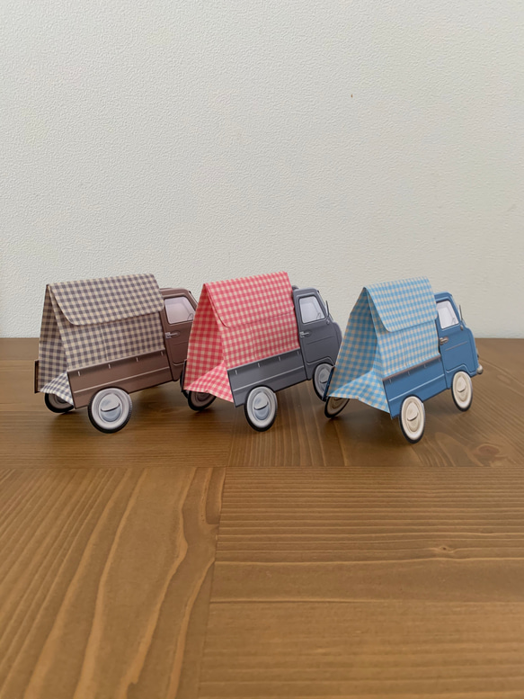 こんにちは お届けものです 〜チェック柄〜 2枚目の画像