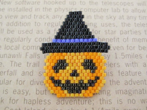 かぼちゃ③　ベージュ生地　刺繍ブローチ　ハロウィン hqdefault.jpg